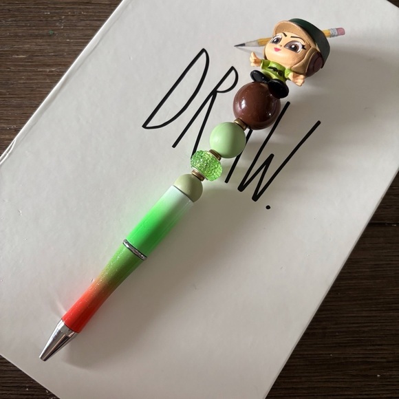 Disney Doorables: Star Wars: Princess Leia handmade beaded pen - Picture 2 of 3